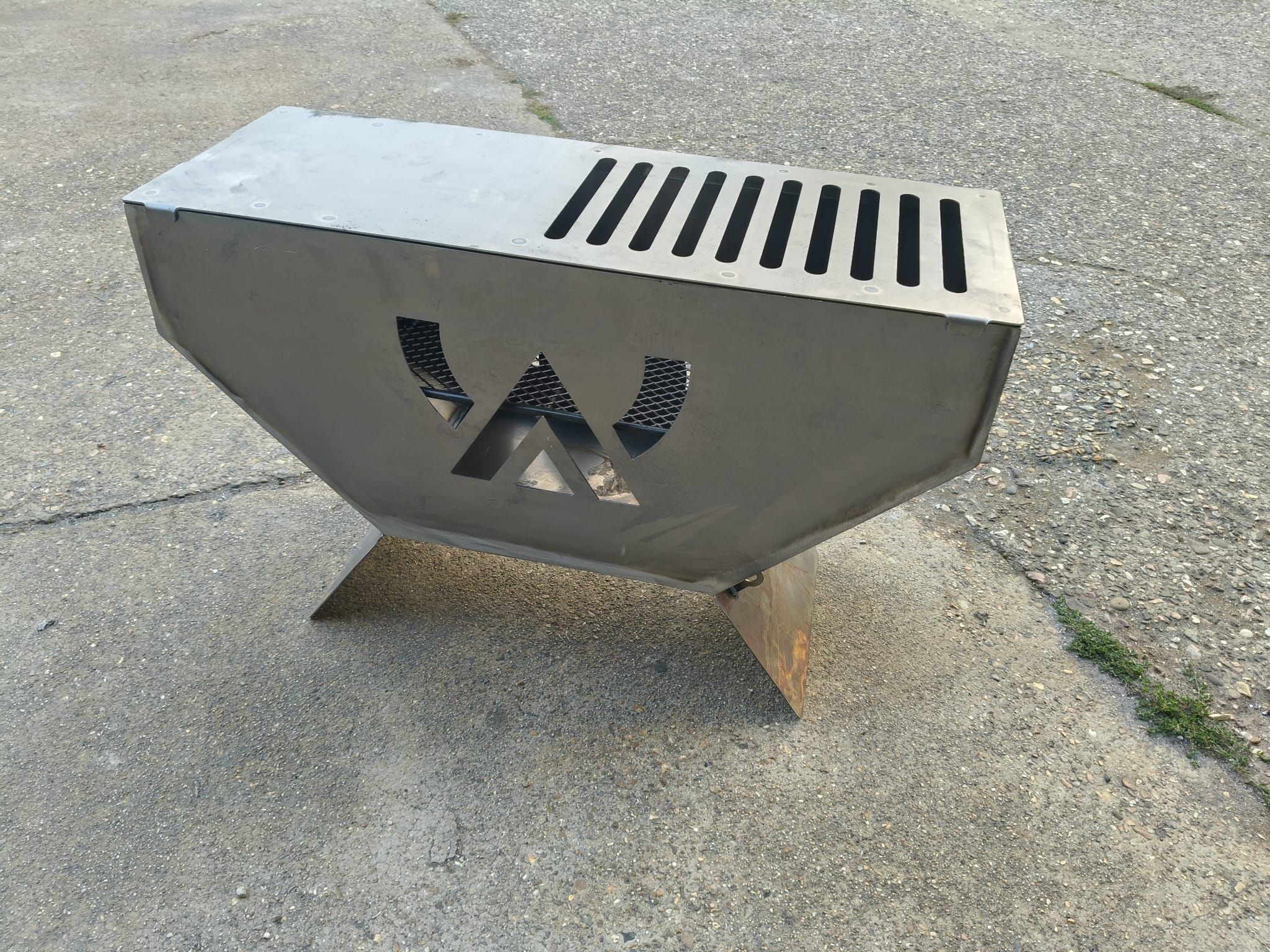 Gesloten FYA-Pit met grillplaat