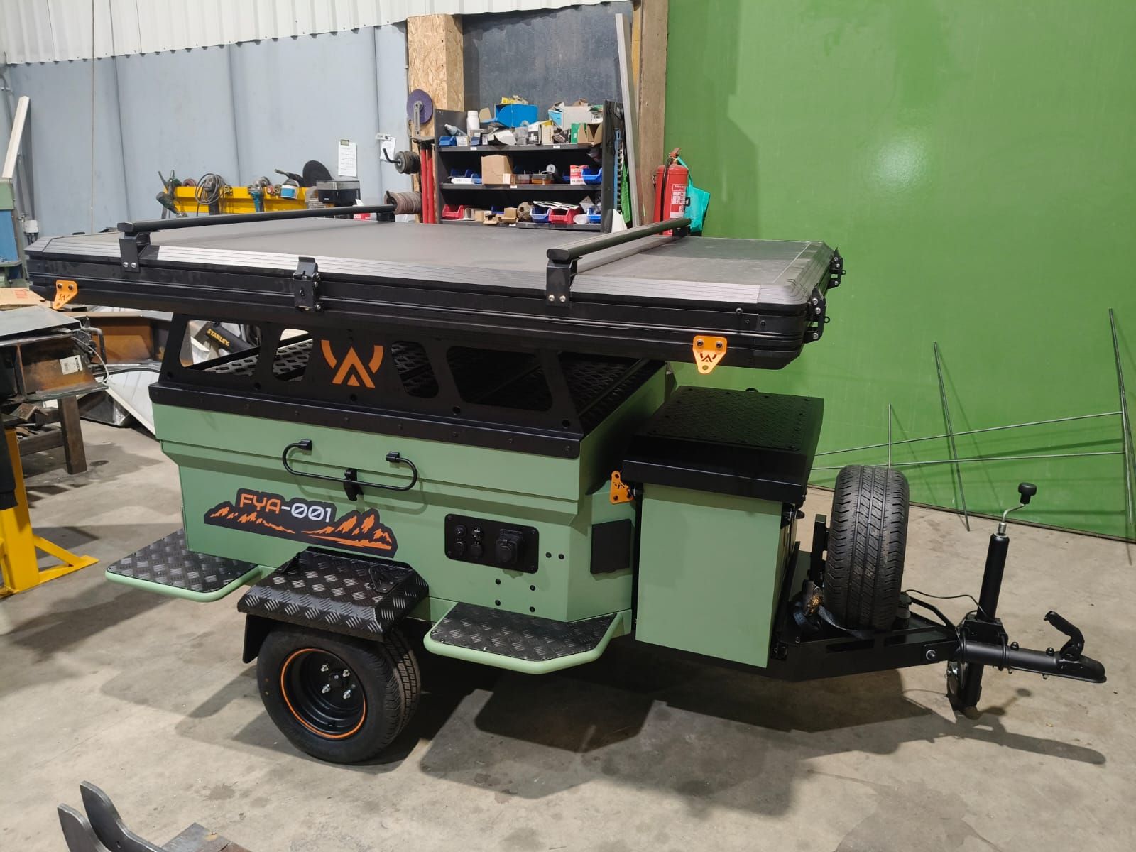 FYA-001 trailer in de werkplaats in Heerhugowaard